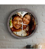 BK Gift Kişiye Özel Fotoğraflı Ahşap Duvar Saati - 1 Sevgiliye Hediye, Arkadaşa Hediye, Ev Hediyesi