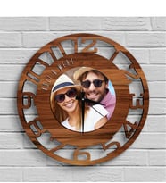 BK Gift Kişiye Özel Tasarım Fotoğraflı ve İsimli Ahşap Duvar Saati, Ev Hediyesi, Sevgiliye Hediye, Arkadaşa Hediye, Doğum Günü Hediyesi (Ceviz)