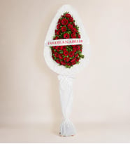 Tek Katlı Kırmızı Gerbera Çiçekleri Çelenk