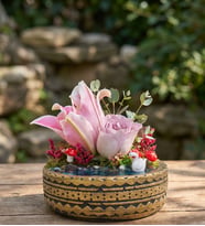 Ring Saksıda Lila Gül ve Pembe Lilyum Teraryum