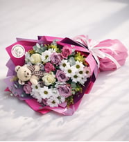 Pembe Bukette Renkli Güller ve Ayıcık Anahtarlık