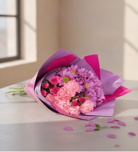 Lila Pembe Bukette Pembe Karanfil, Gül ve Papatya