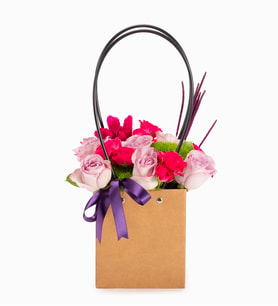 Kraft Çantada Lila Güller ve Dianthus Green Trick
