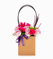 Kraft Çantada Lila Güller ve Dianthus Green Trick