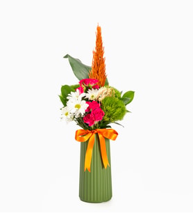 Yeşil Vazoda Pembe Güller ve Dianthus Green Trick