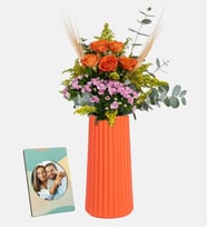 Turuncu Vazoda Turuncu Güller ve Stickerlı Çerçeve
