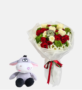 Bukette Beyaz Kırmızı Güller ve Peluş Eşek