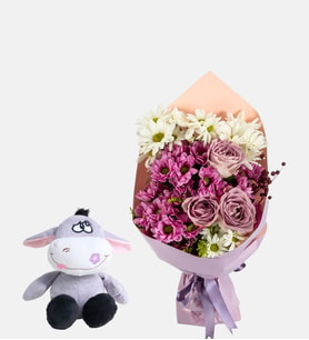 Lila Bukette Gül, Papatya ve Peluş Eşek
