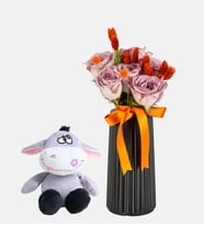 Siyah Vazoda Lila Gül ve Peluş Eşek
