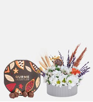 Gri Polimer Saksıda Papatyalar ve Trüflü Gurme Lezzetler