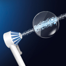 OxyJet Teknolojisi Plağa neden olan bakterilerle mücadele için mikro kabarcıklar püskürten OxyJet püskürtme başlığı.