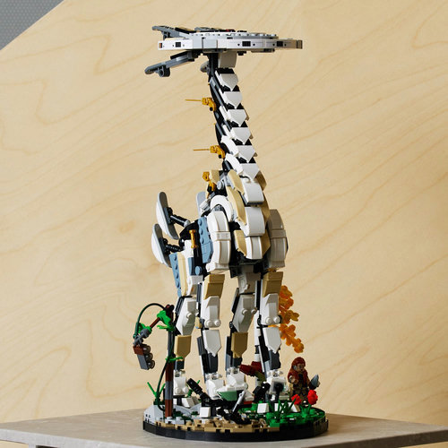 Authentic Tallneck features